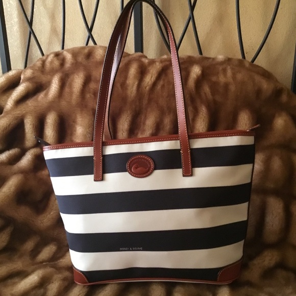 DOONEY & BOURKE BLK/WHT STRIPED SHOPPER BAG 🛍💕 - Picture 2 of 8